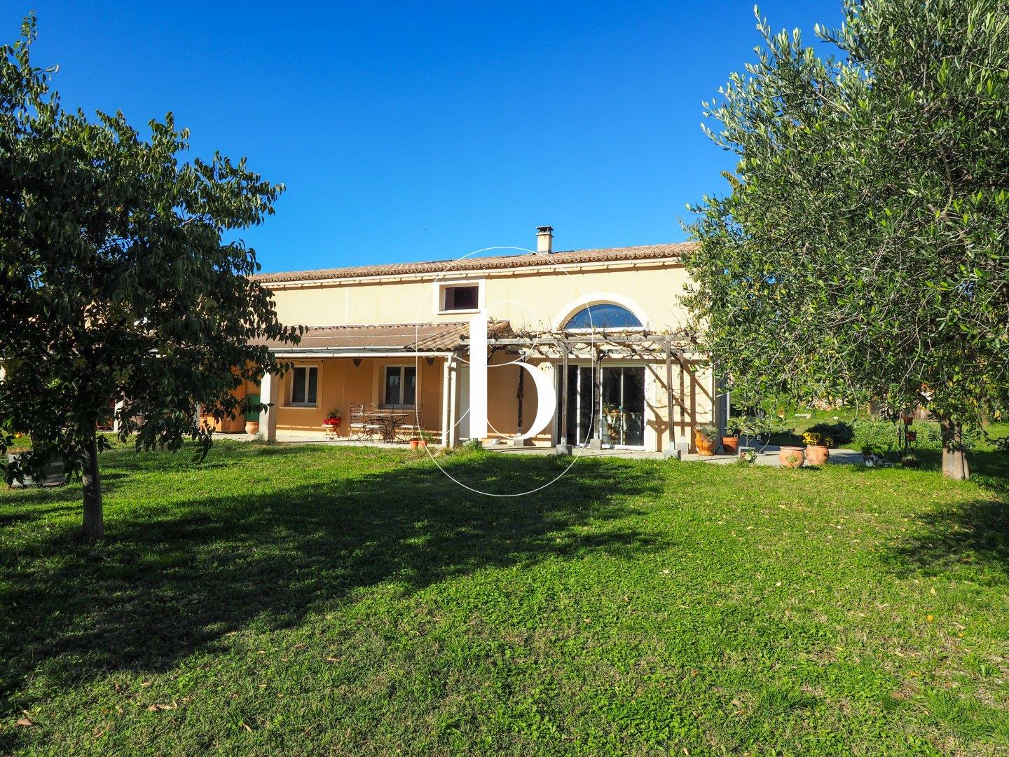 Maison à vendre, 260m², Goudargues