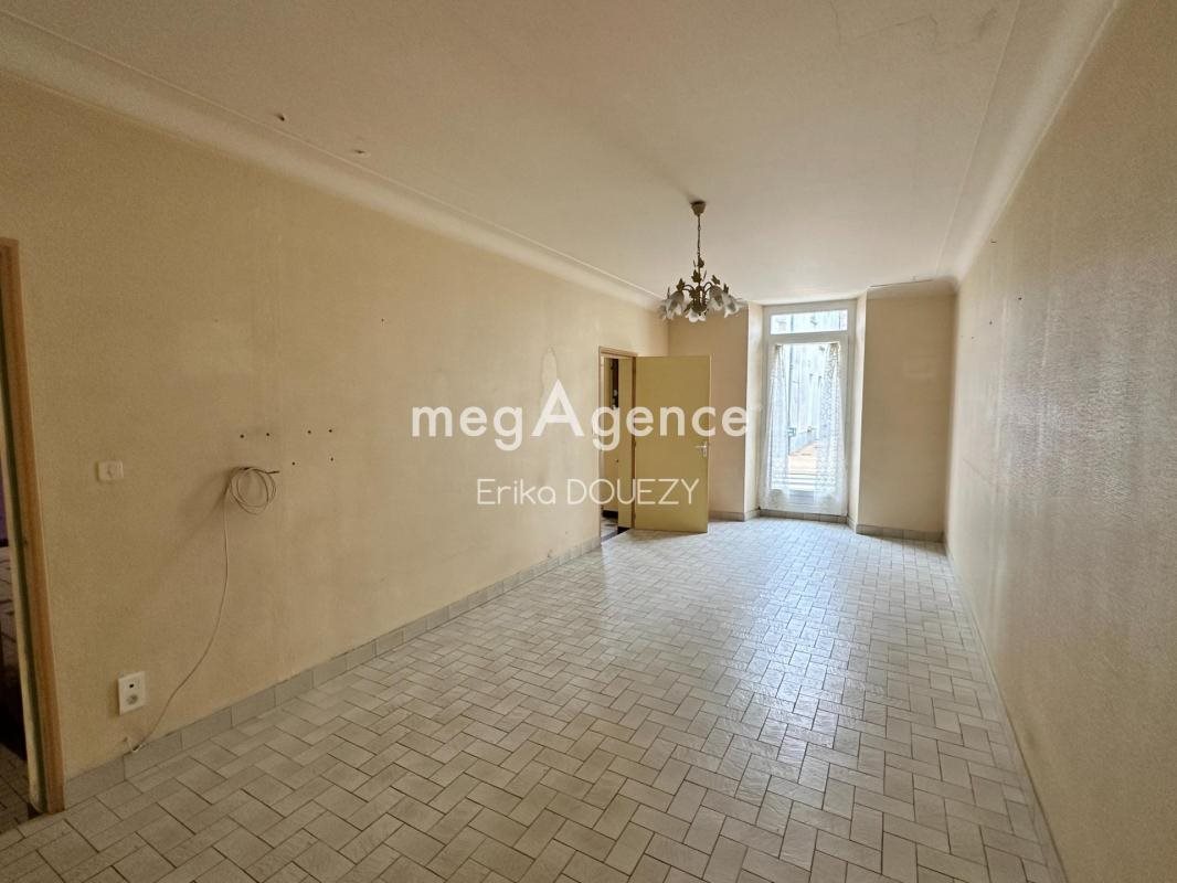 Maison à vendre, 178m², Yzernay