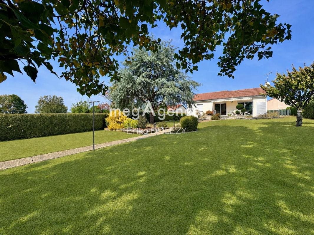 Maison à vendre, 94m², Yzernay