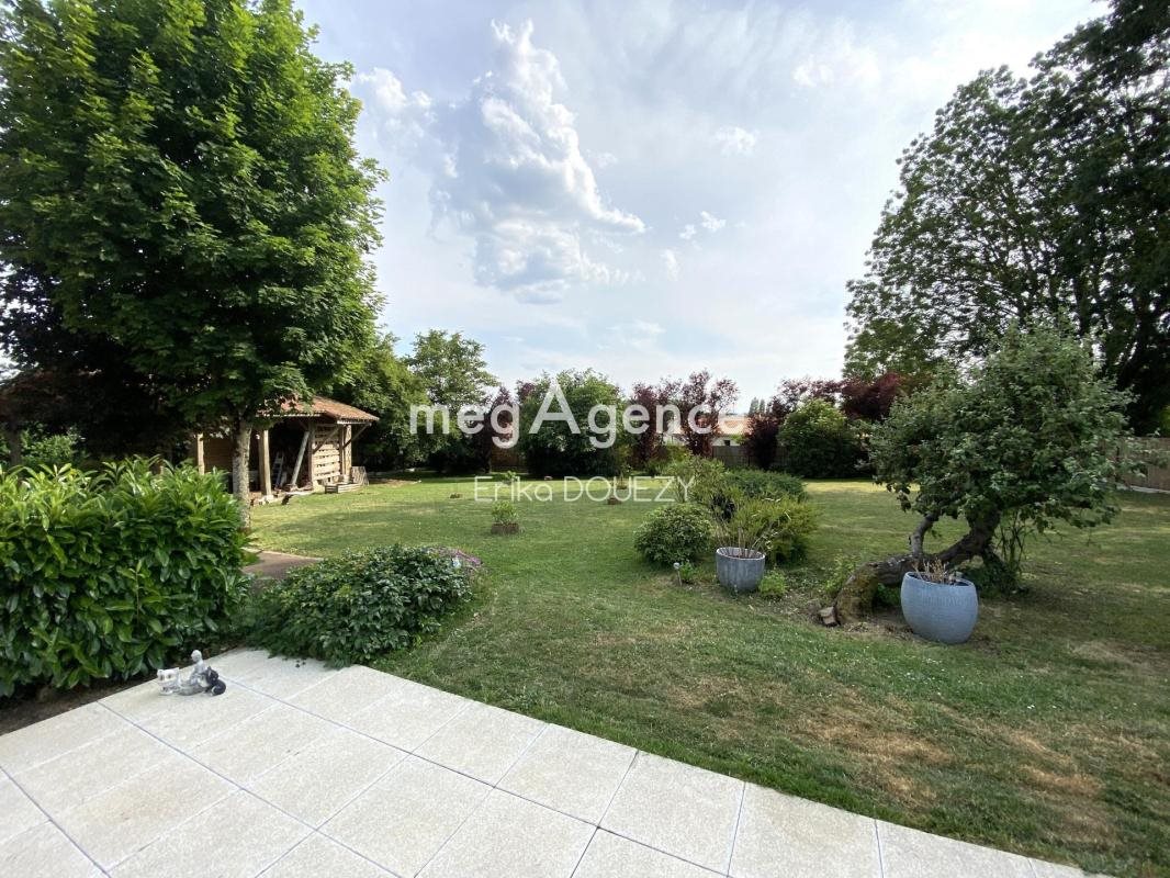 Maison à vendre, 245m², Yzernay