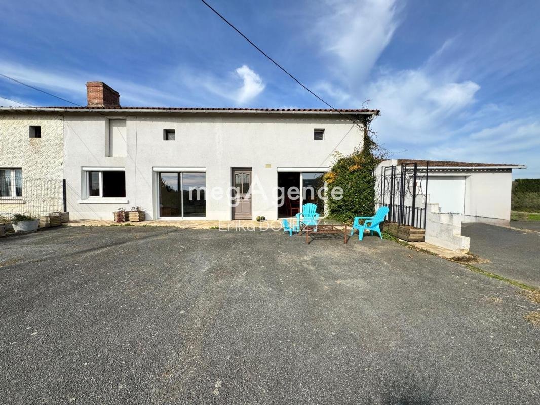 Maison à vendre, 117m², Yzernay