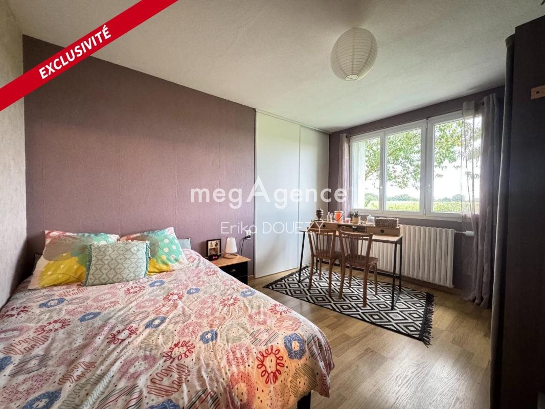 Maison à vendre, 117m², Yzernay