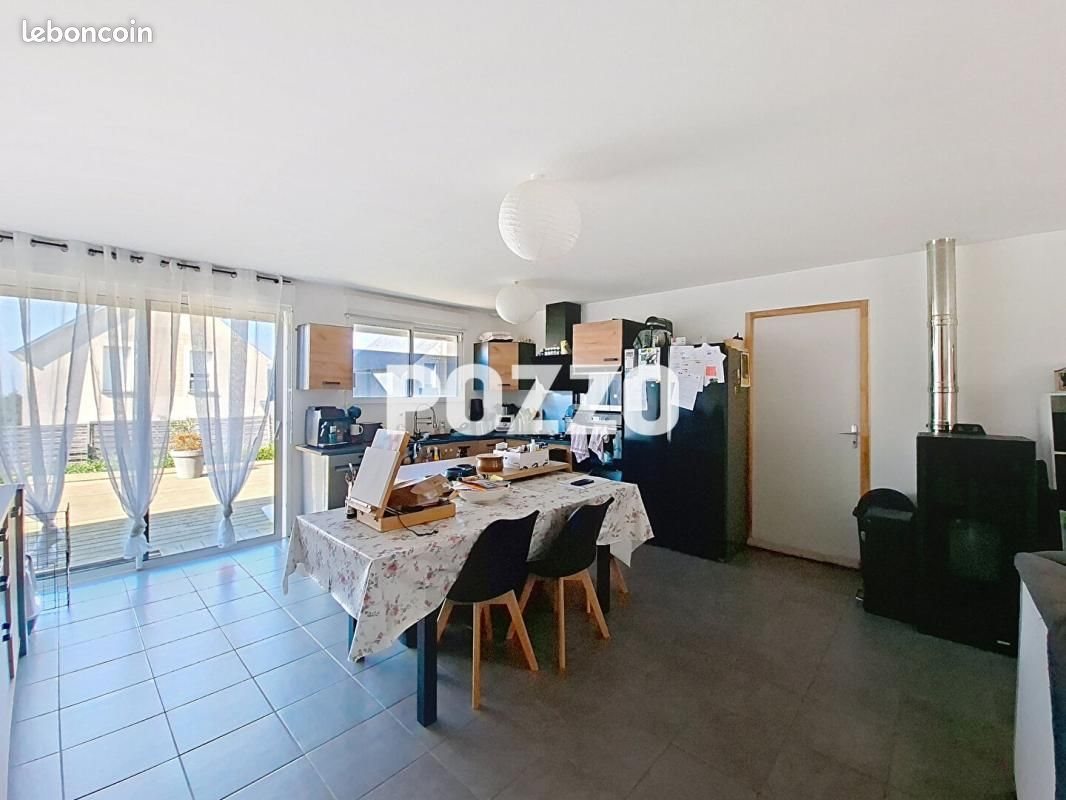 Maison à vendre, 88m², Sougéal