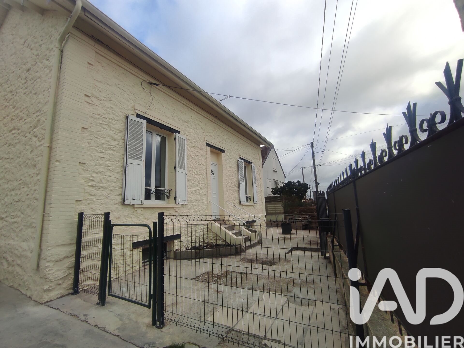 Maison à vendre, 122m², Saint-Hilliers