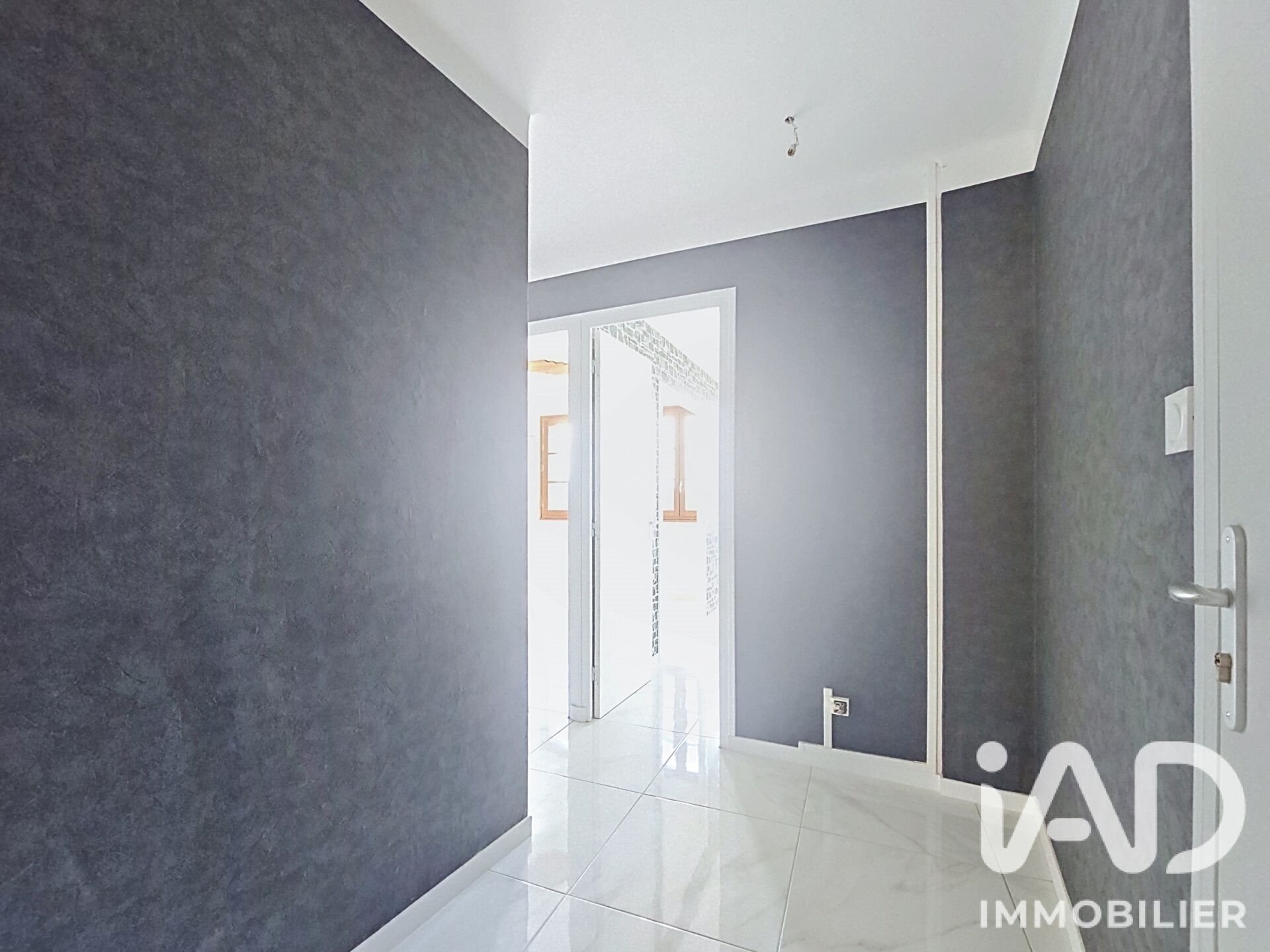 Appartement à louer, 43m², Serrières