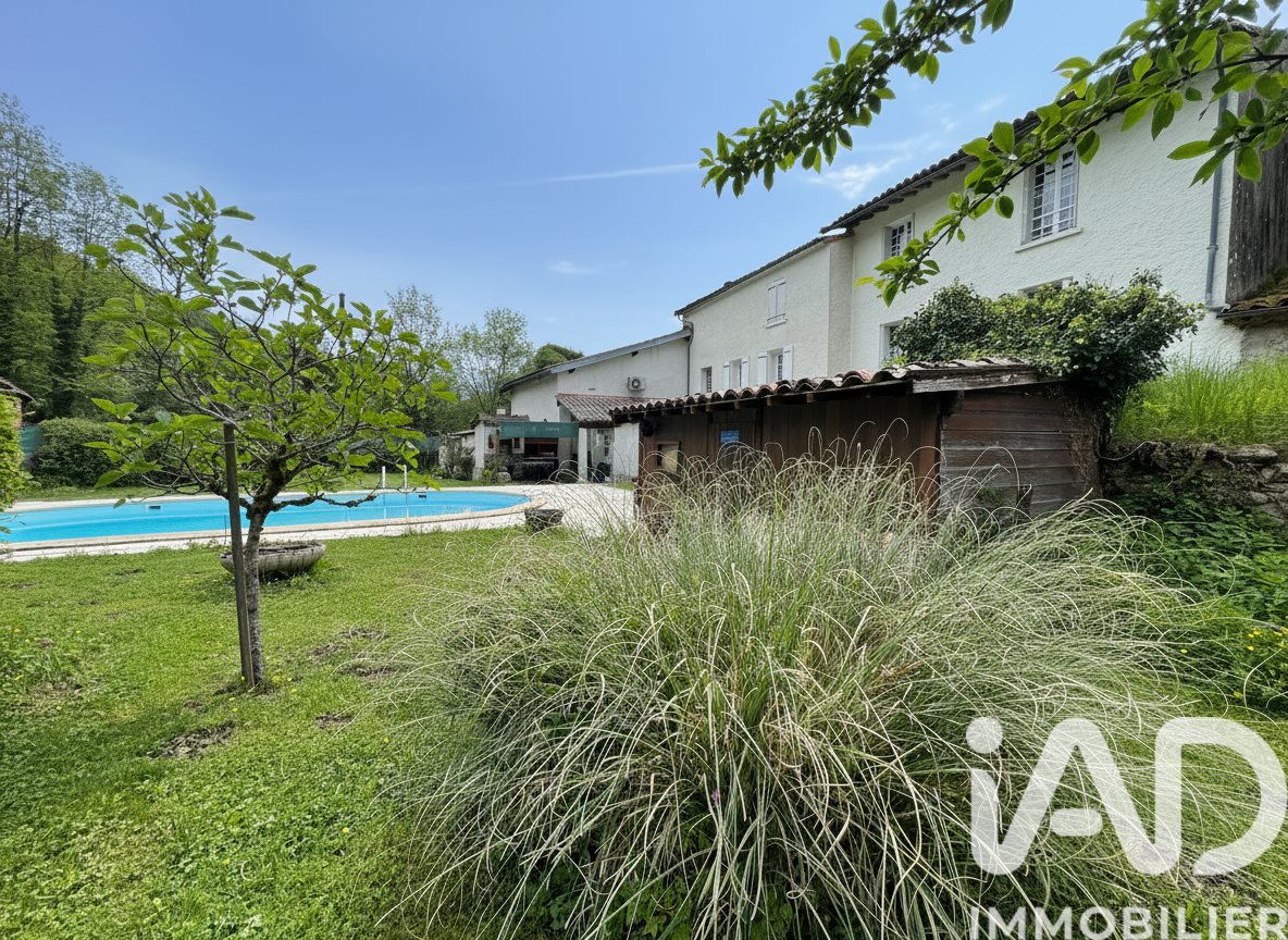 Maison à vendre, 182m², Fougax-et-Barrineuf