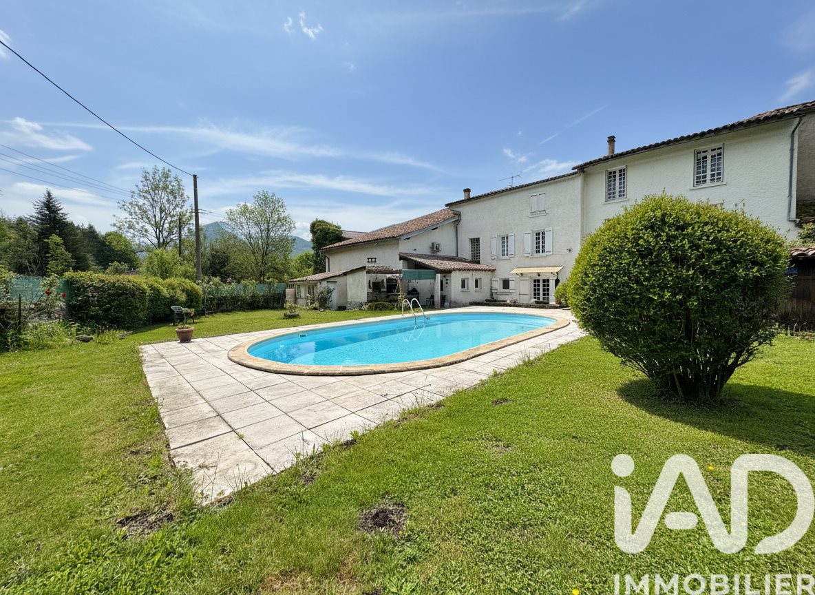 Maison à vendre, 182m², Fougax-et-Barrineuf