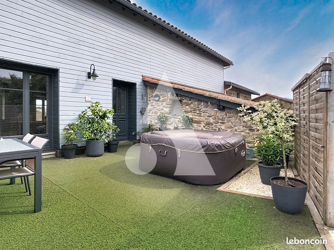 Maison à vendre, 146m², Larajasse