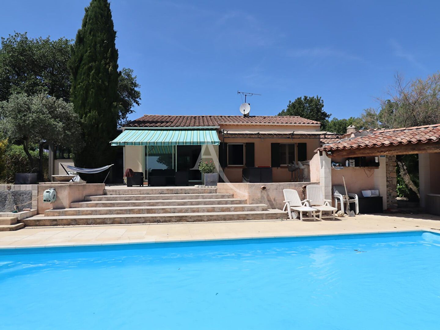 Maison à vendre, 121m², Sainte-Tulle
