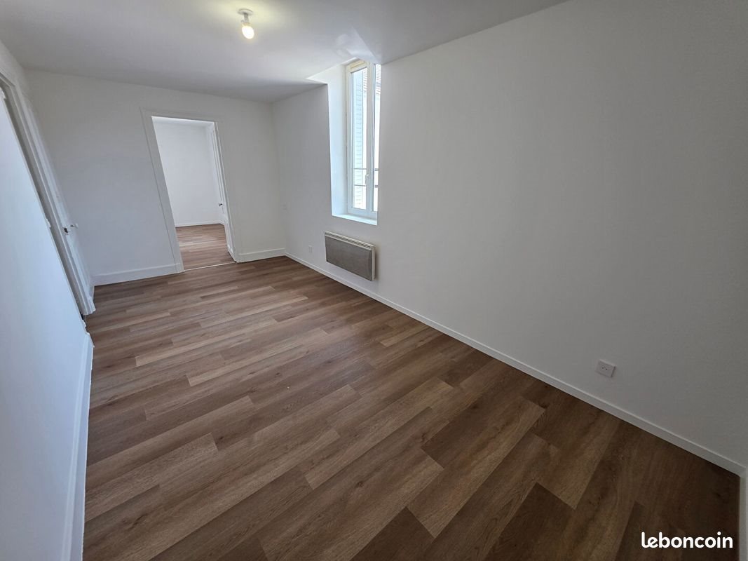 Appartement à louer, 65m², Montréal-la-Cluse