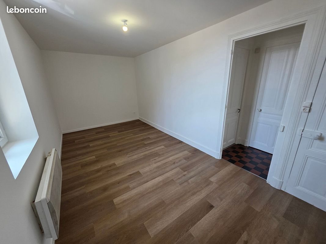 Appartement à louer, 65m², Montréal-la-Cluse
