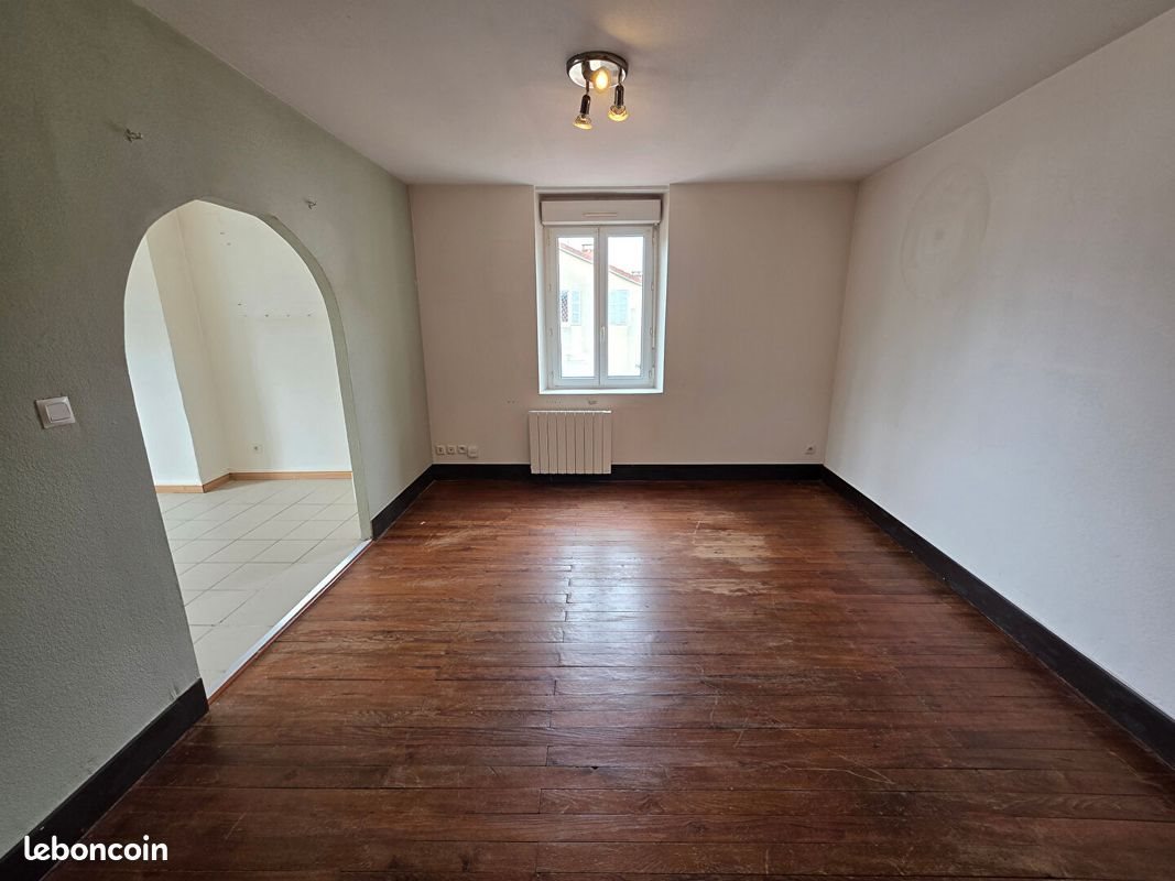 Appartement à louer, 48m², Montréal-la-Cluse