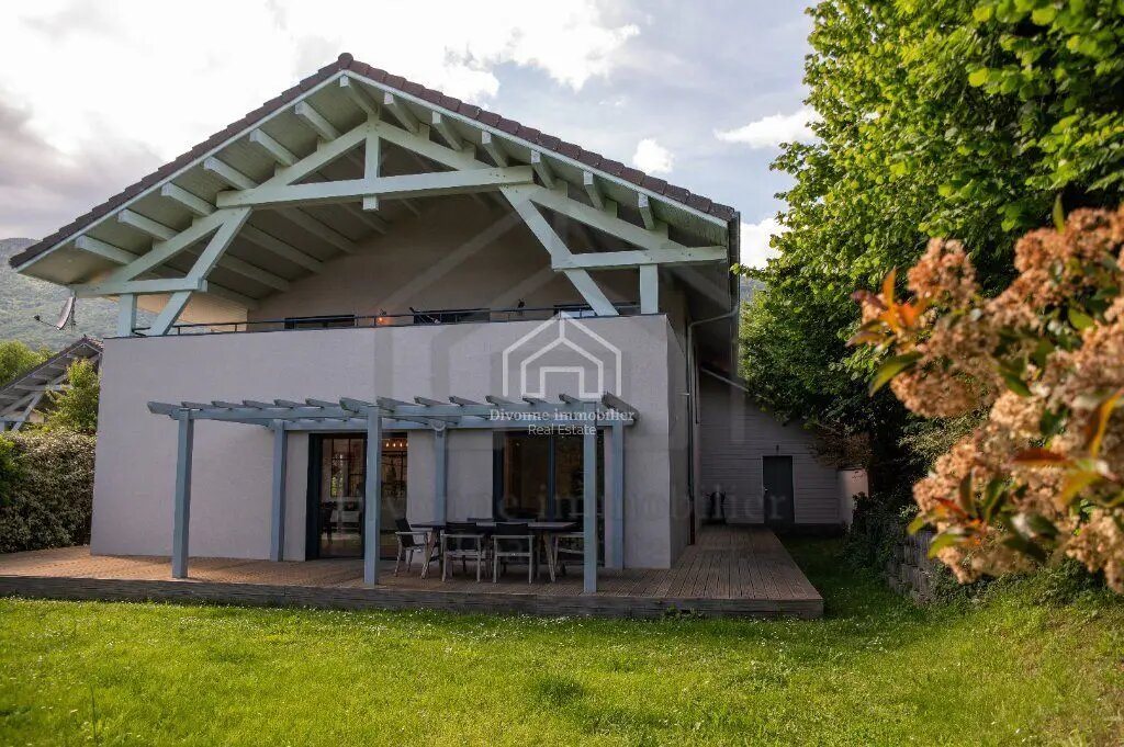 Maison à vendre, 236m², Divonne-les-Bains
