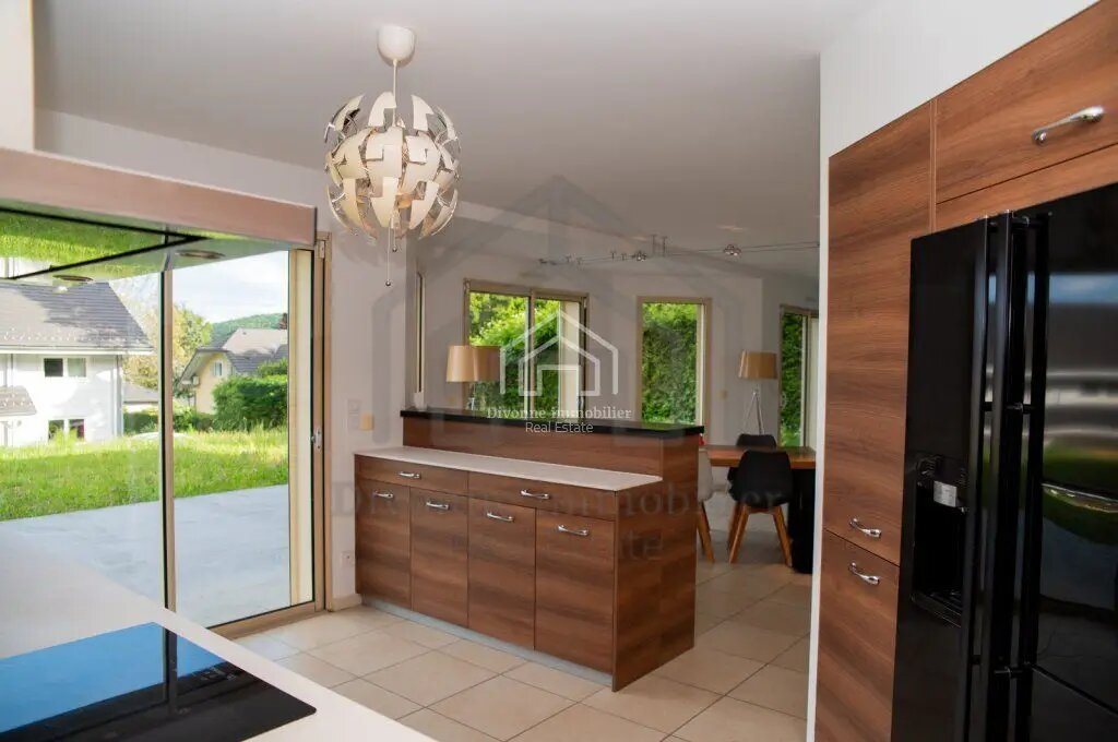 Maison à louer, 163m², Divonne-les-Bains