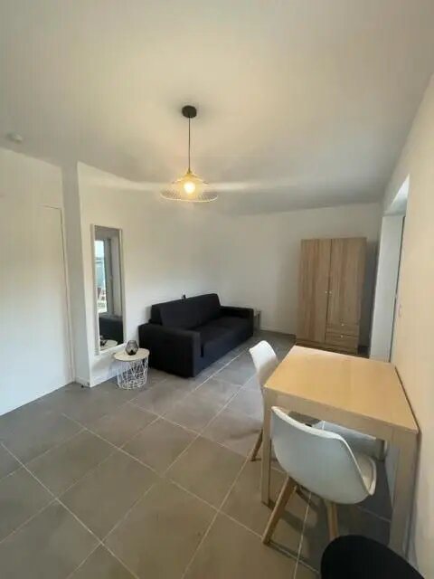 Appartement à louer, 19m², Bron