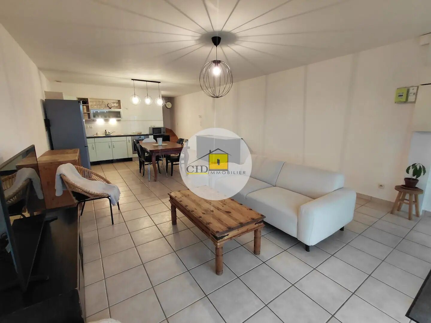 Appartement à louer, 96m², Septème