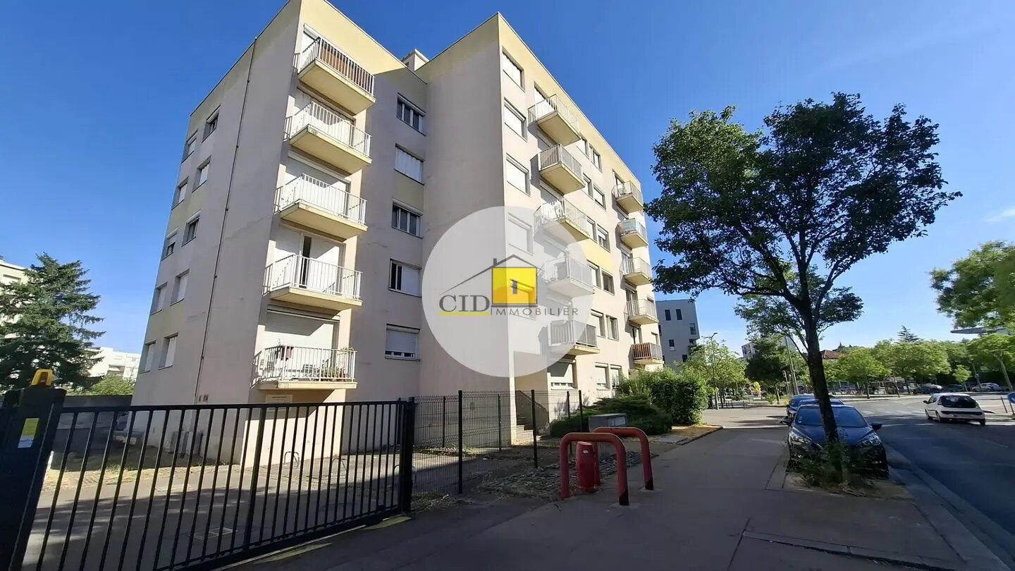 Appartement à louer, 54m², Saint-Priest