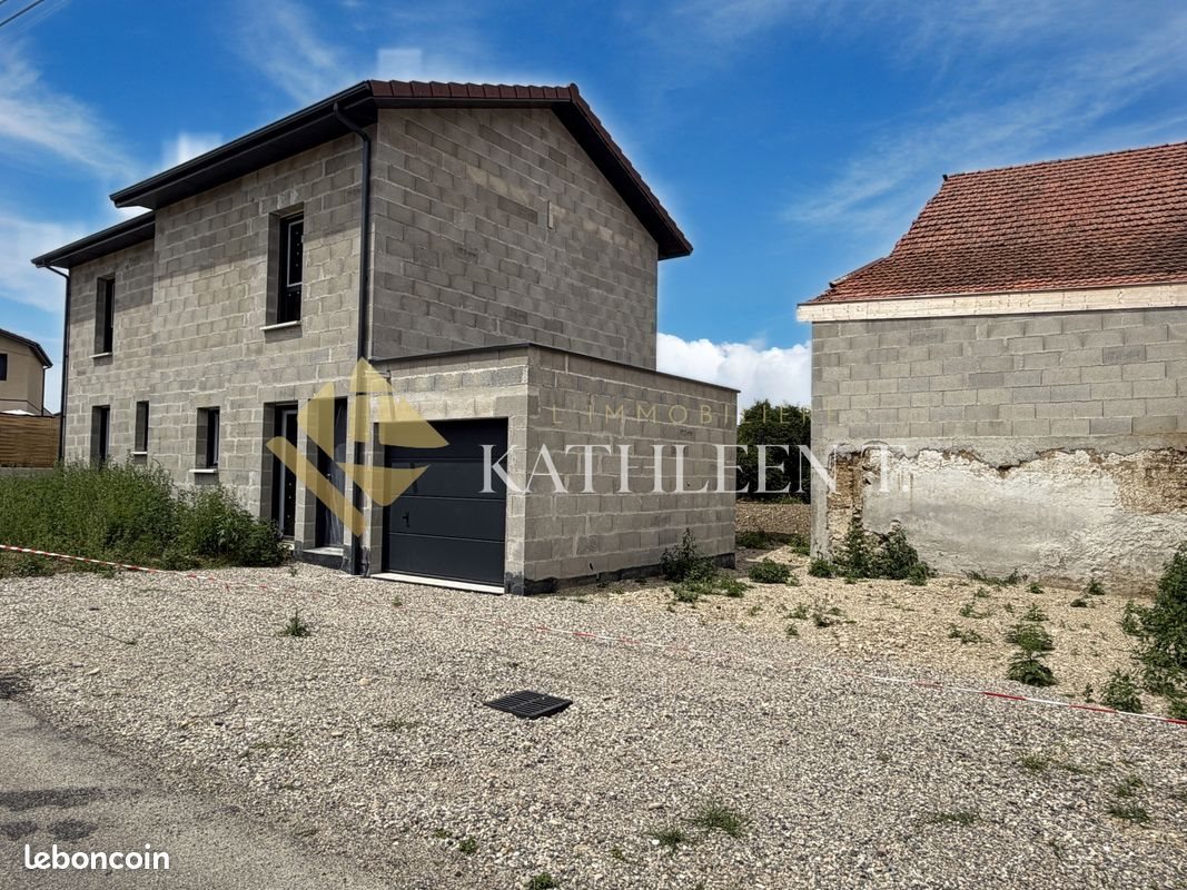 Maison à vendre, 71m², Roche