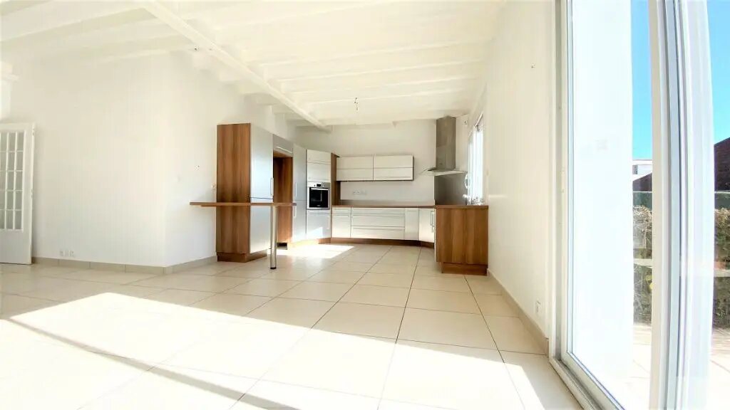 Maison à louer, 101m², Saint-Genis-Laval