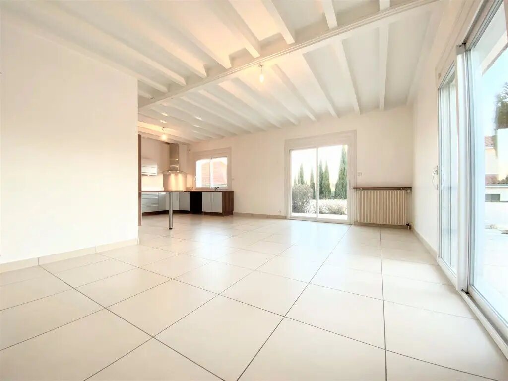 Maison à louer, 101m², Saint-Genis-Laval