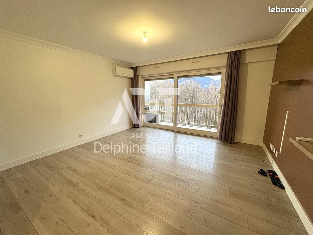 Appartement à louer, 58m², Saint-Egrève