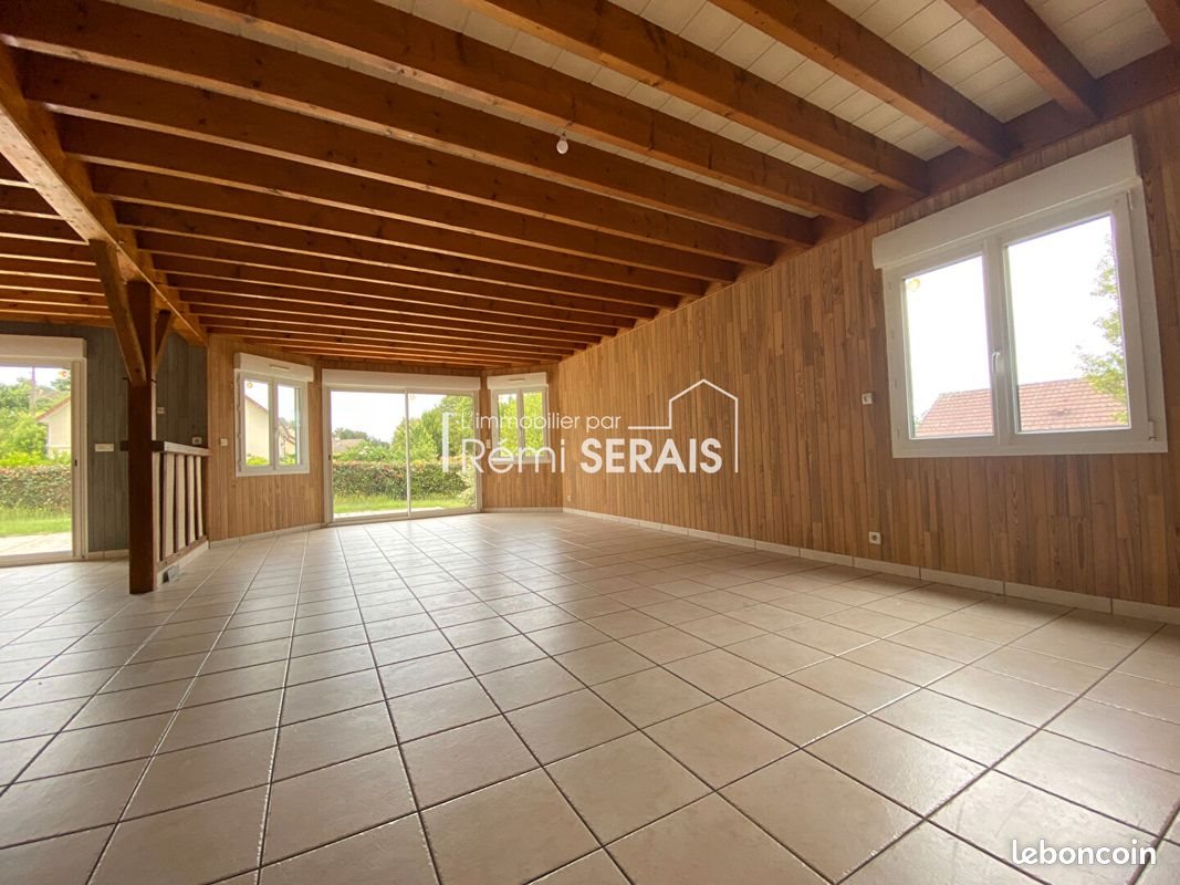 Maison à louer, 169m², Saint-Fraimbault