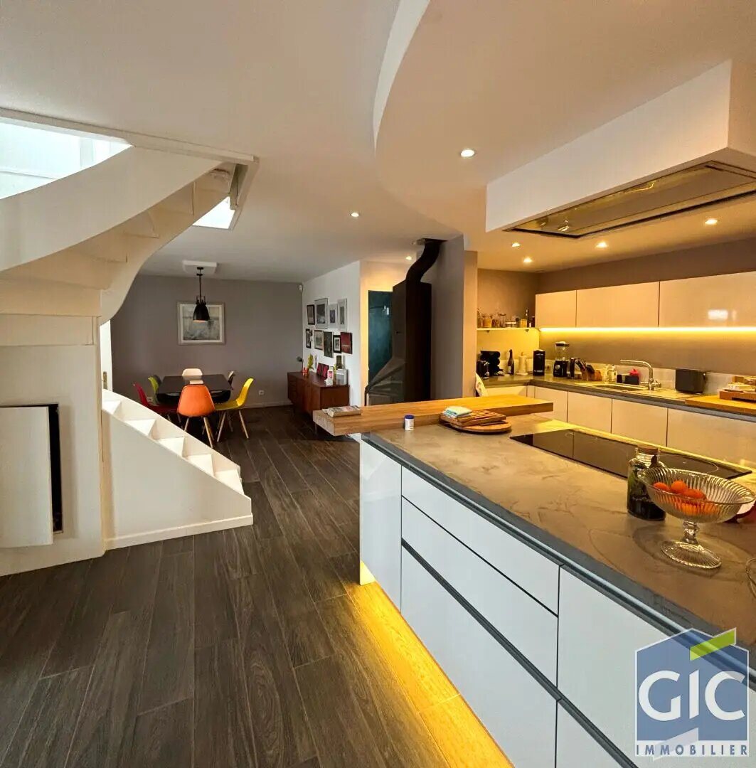 Maison à vendre, 246m², Gouville-sur-Mer