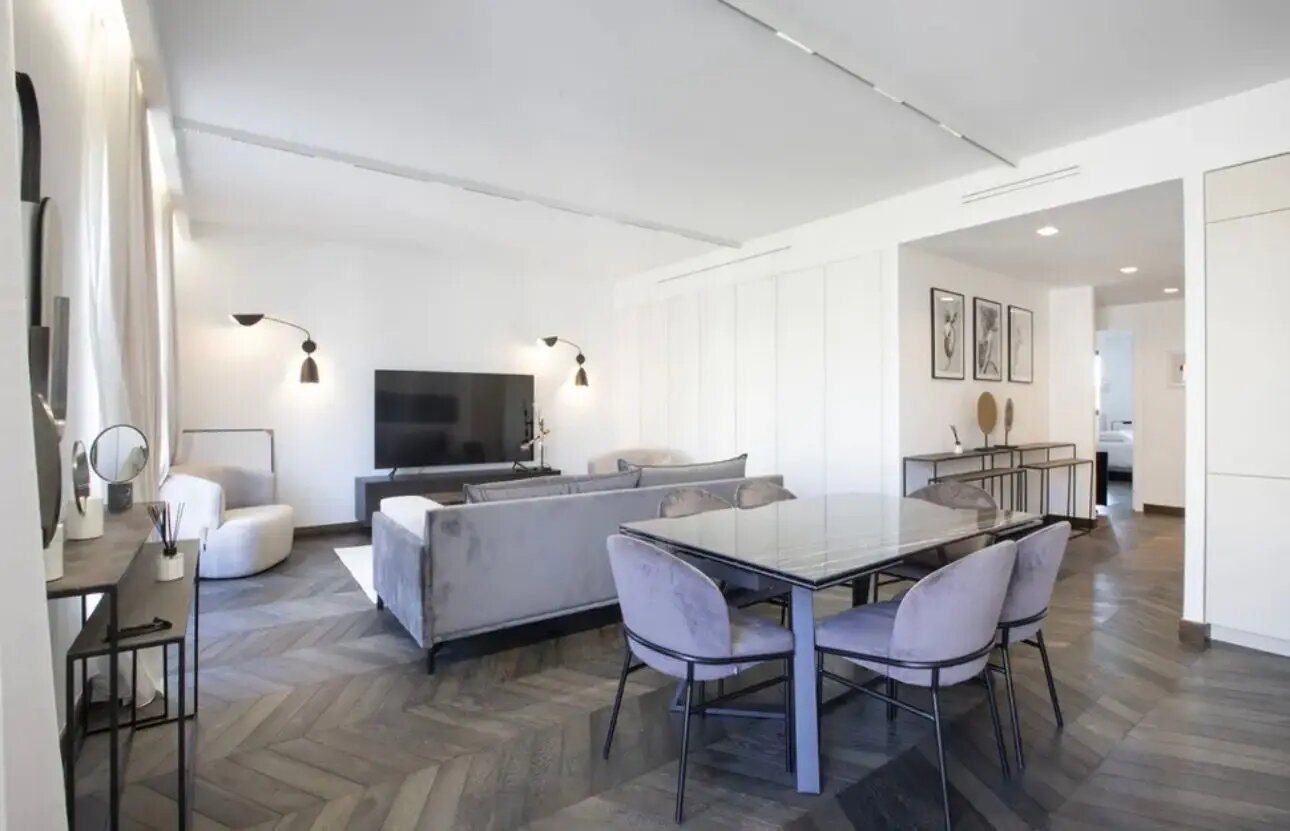 Appartement à louer, 84m², Paris 8ème