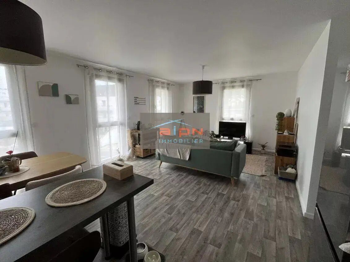 Appartement à louer, 70m², Saint-Léger-du-Bourg-Denis