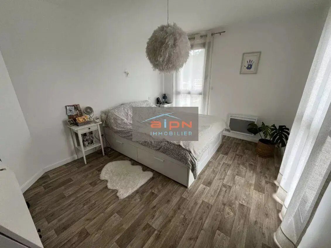 Appartement à louer, 70m², Saint-Léger-du-Bourg-Denis