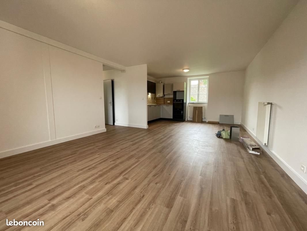 Appartement à louer, 83m², Macornay