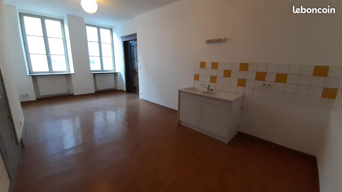 Appartement à louer, 82m², Poligny
