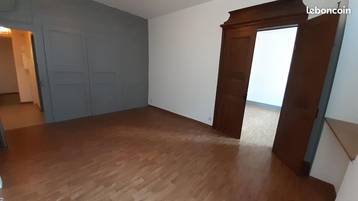 Appartement à louer, 82m², Poligny