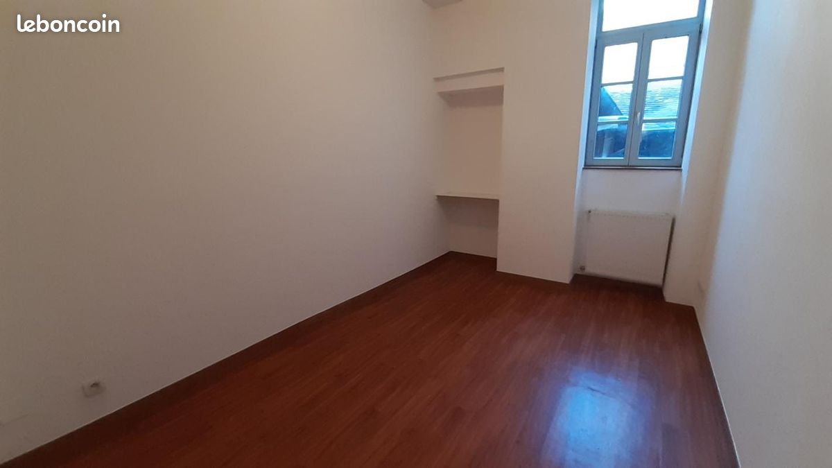 Appartement à louer, 82m², Poligny