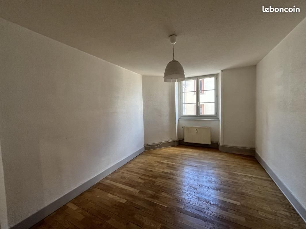 Appartement à louer, 68m², Poligny