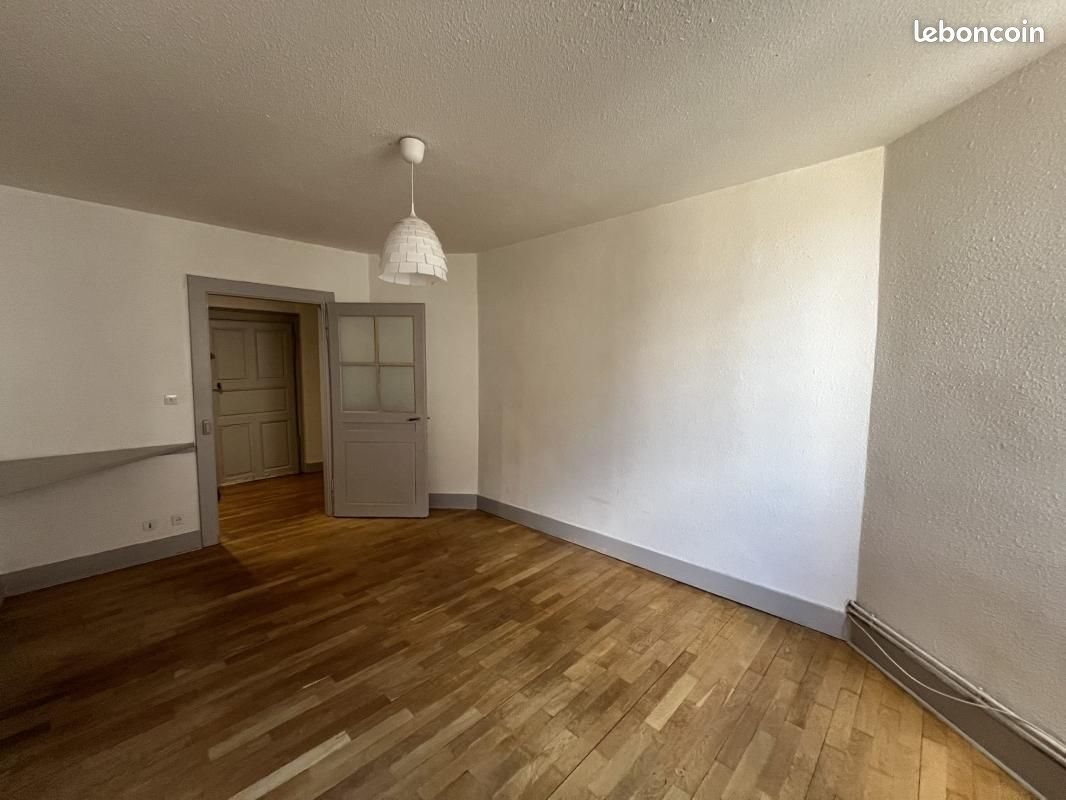 Appartement à louer, 68m², Poligny