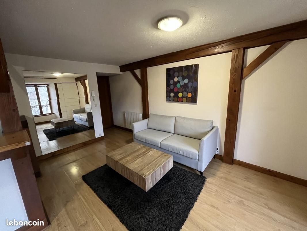 Appartement à louer, 43m², Poligny