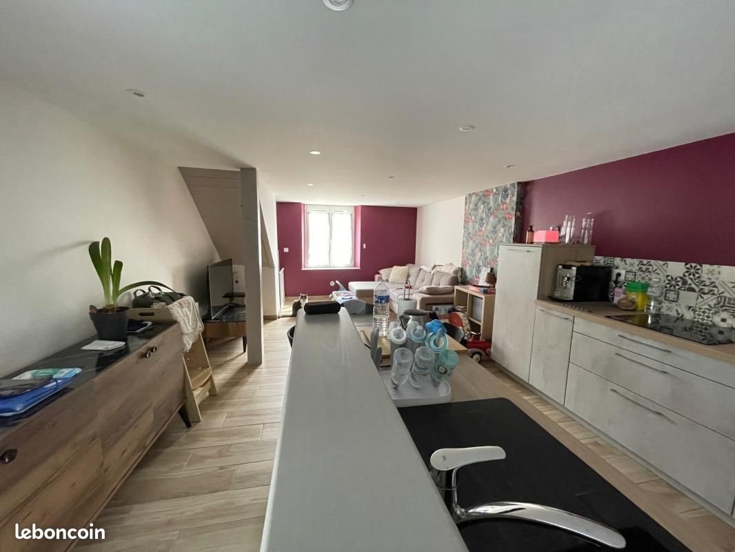 Maison à louer, 76m², Bletterans