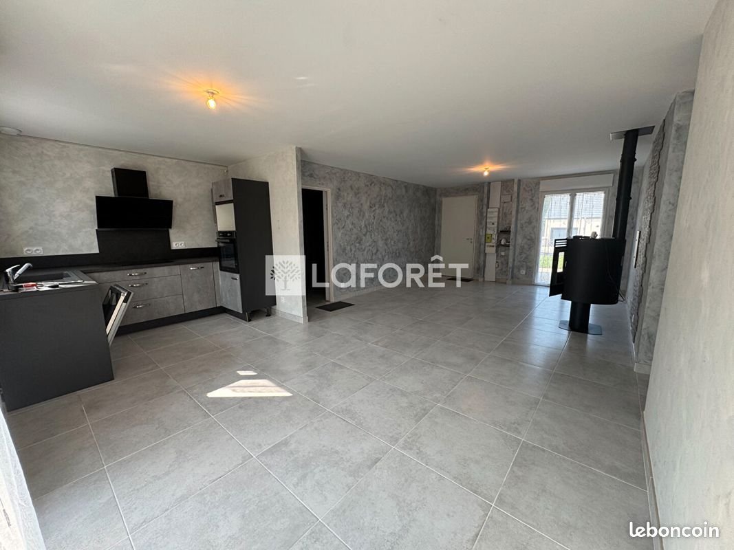 Maison à louer, 104m², Fraisans