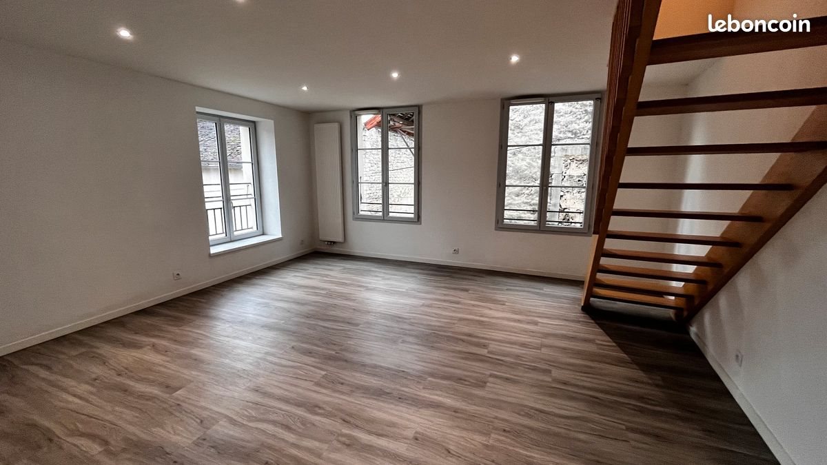 Appartement à louer, 72m², Poligny