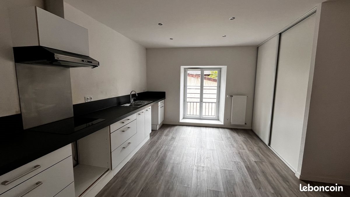Appartement à louer, 72m², Poligny