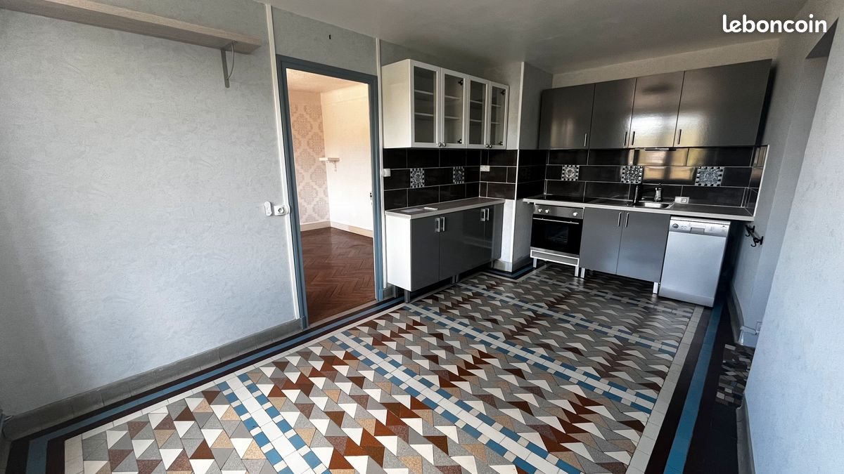 Maison à louer, 99m², Arbois