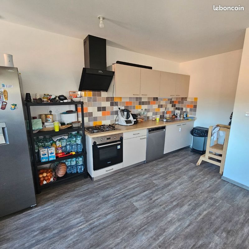 Appartement à louer, 97m², Boussières