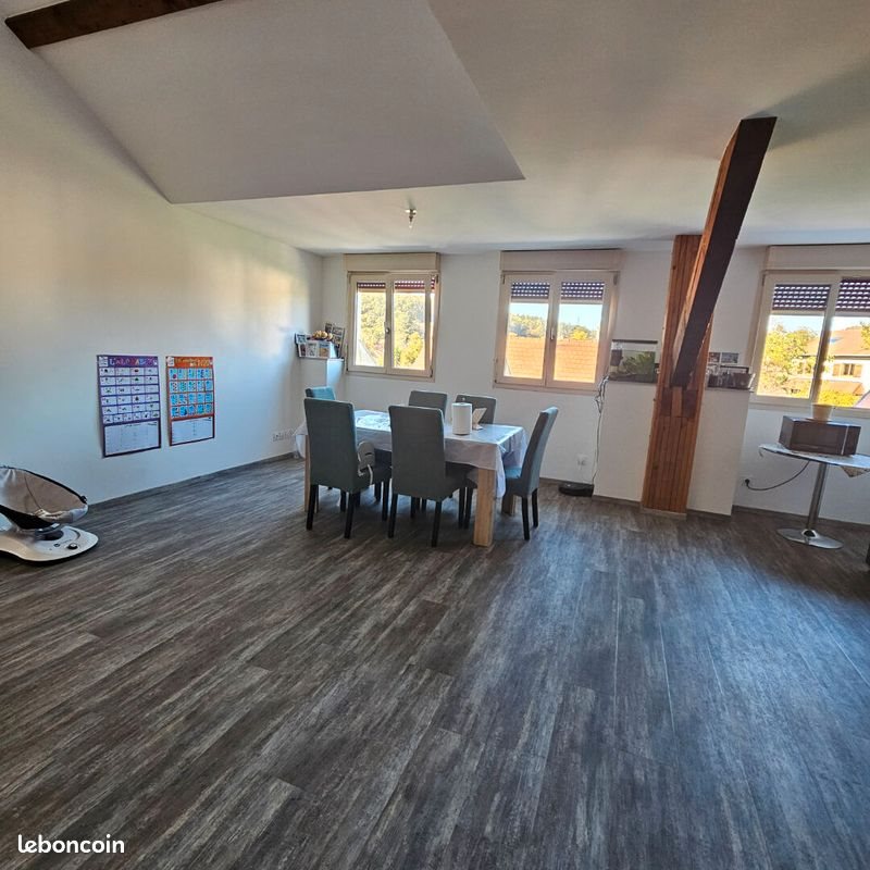Appartement à louer, 97m², Boussières