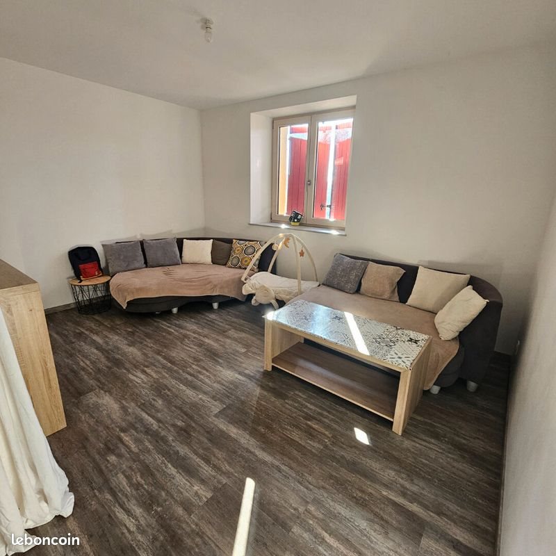 Appartement à louer, 97m², Boussières