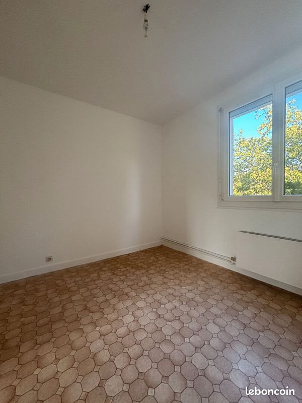 Appartement à louer, 74m², Ecole-Valentin