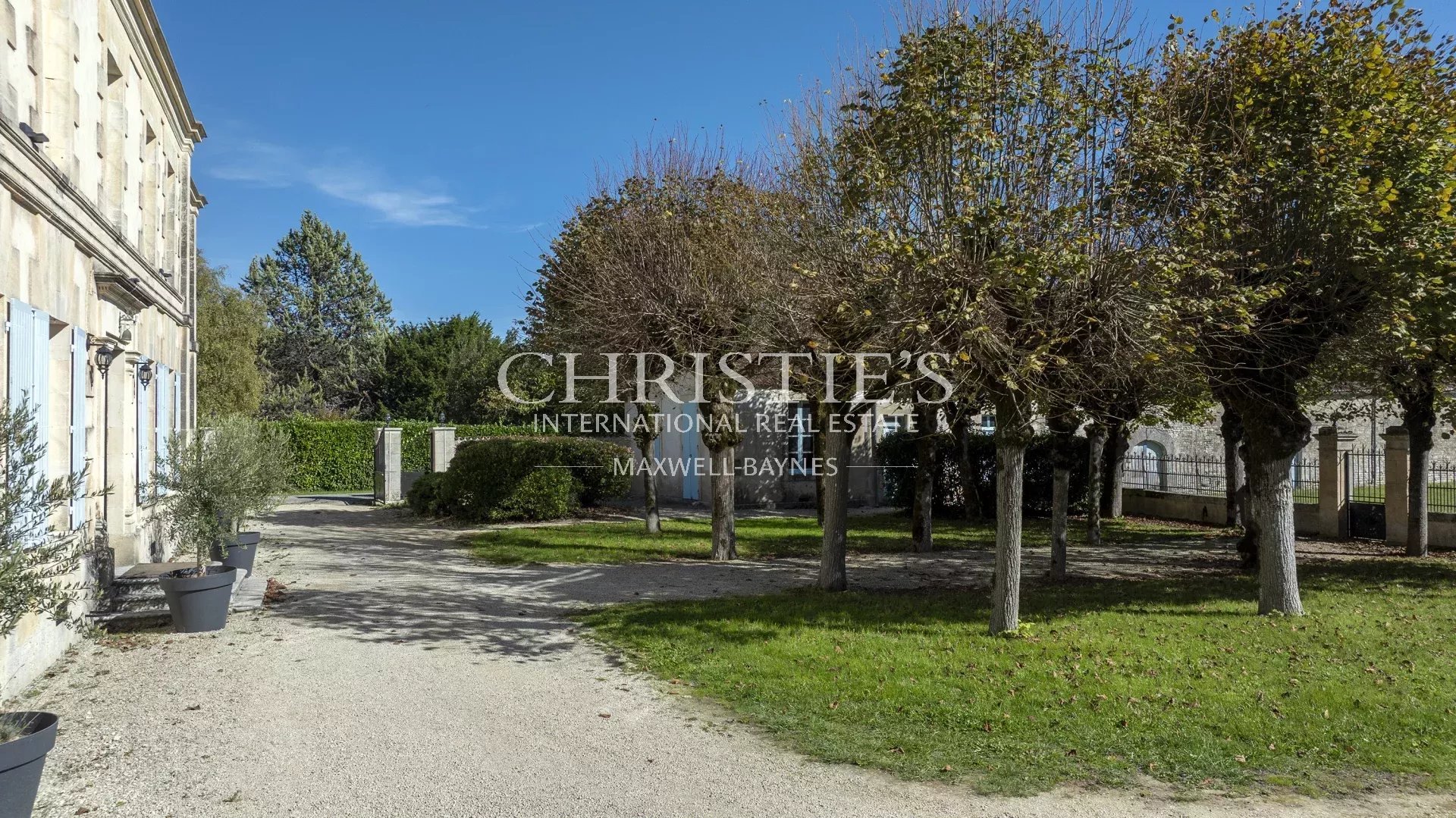 Maison à vendre, 450m², Saint-Jean-d'Angély