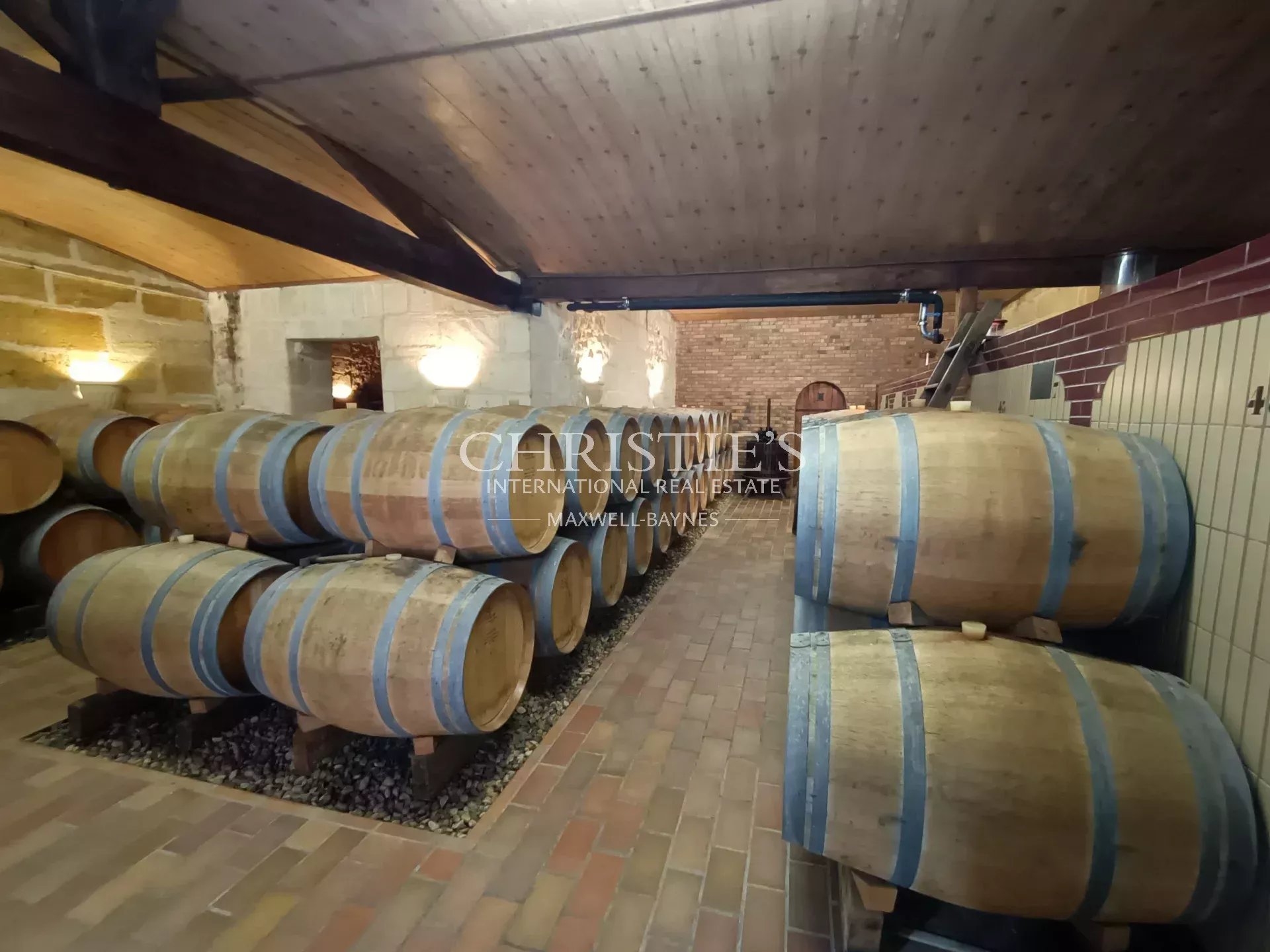 Maison à vendre, 298m², Saint-Seurin-de-Bourg