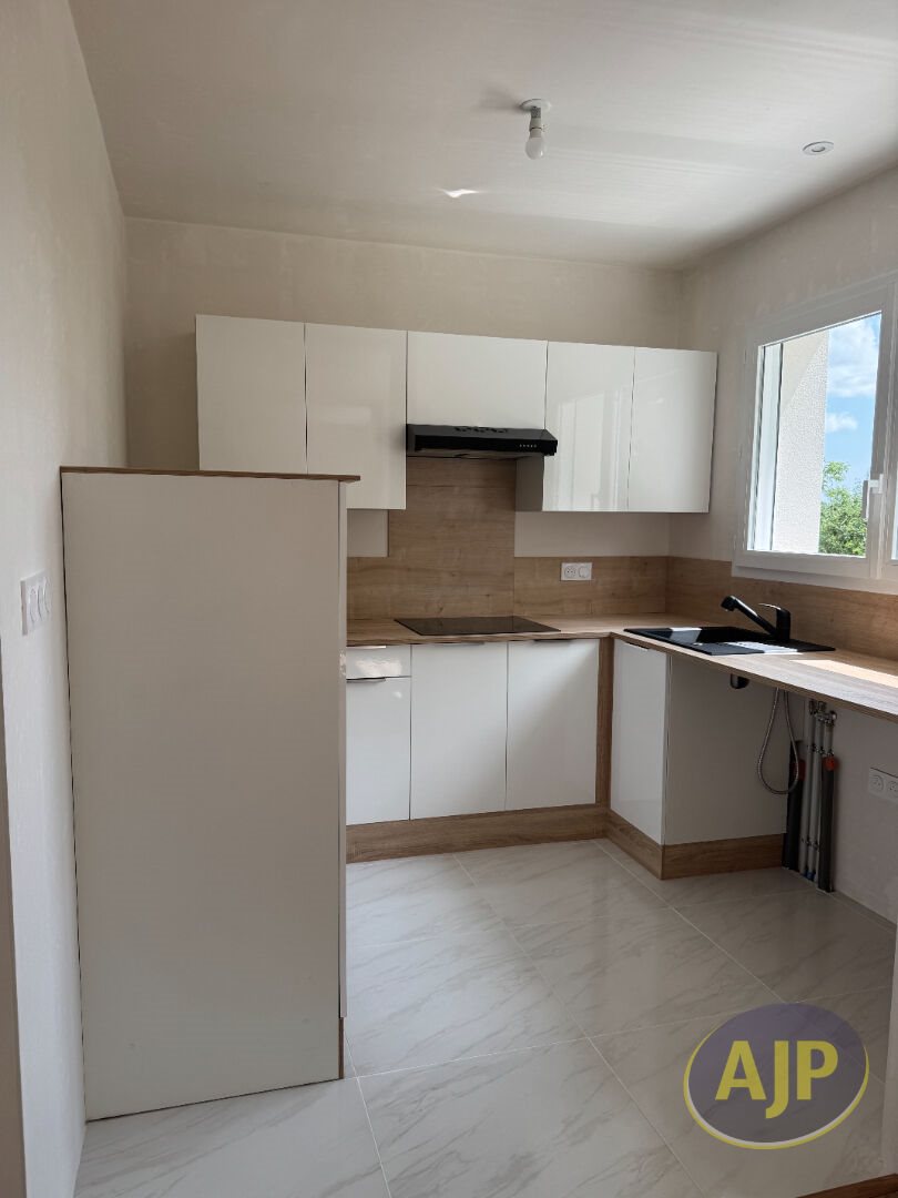 Maison à louer, 70m², Montaigu
