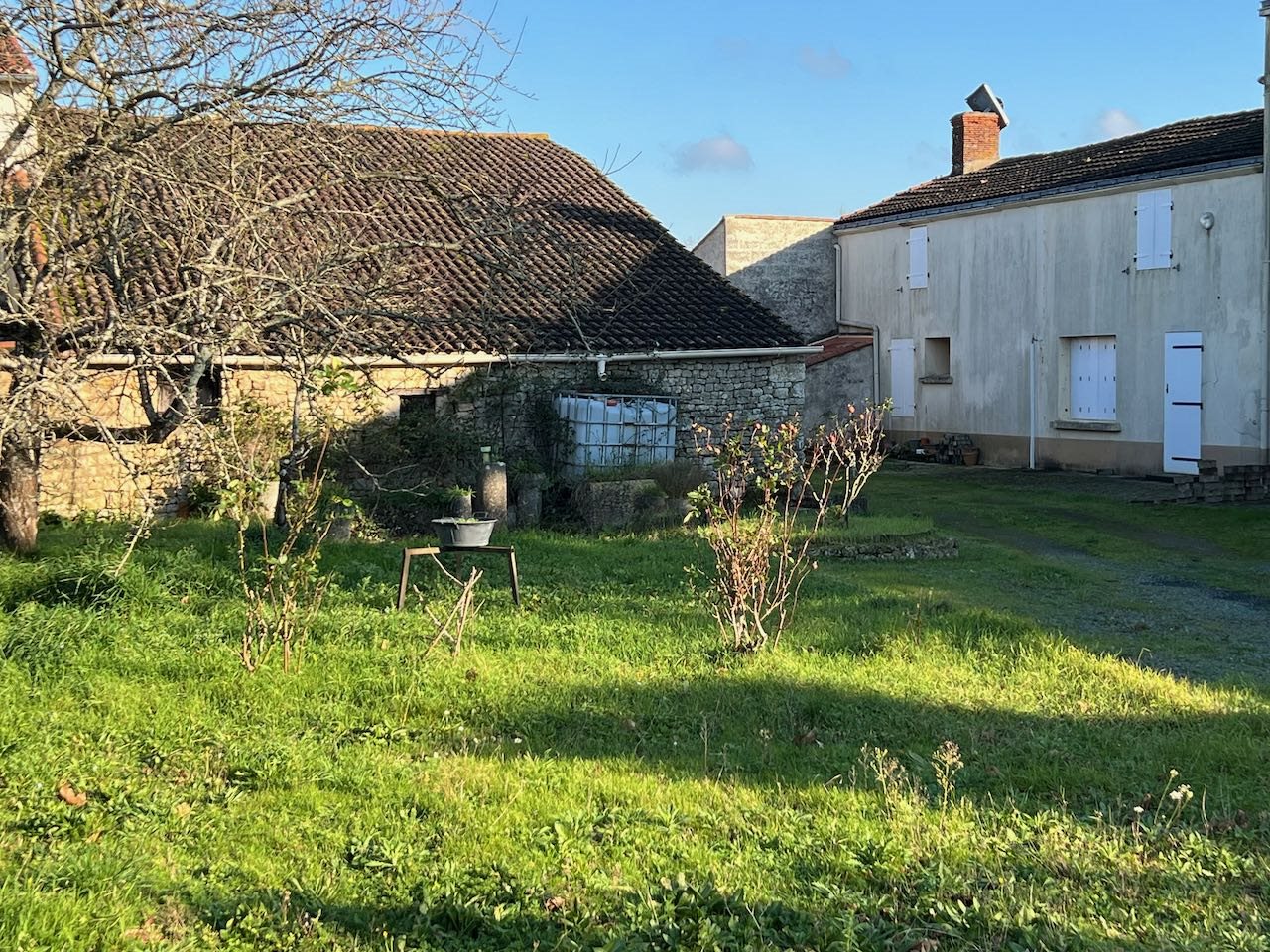 Maison à vendre, 101m², Sainte-Gemme-la-Plaine